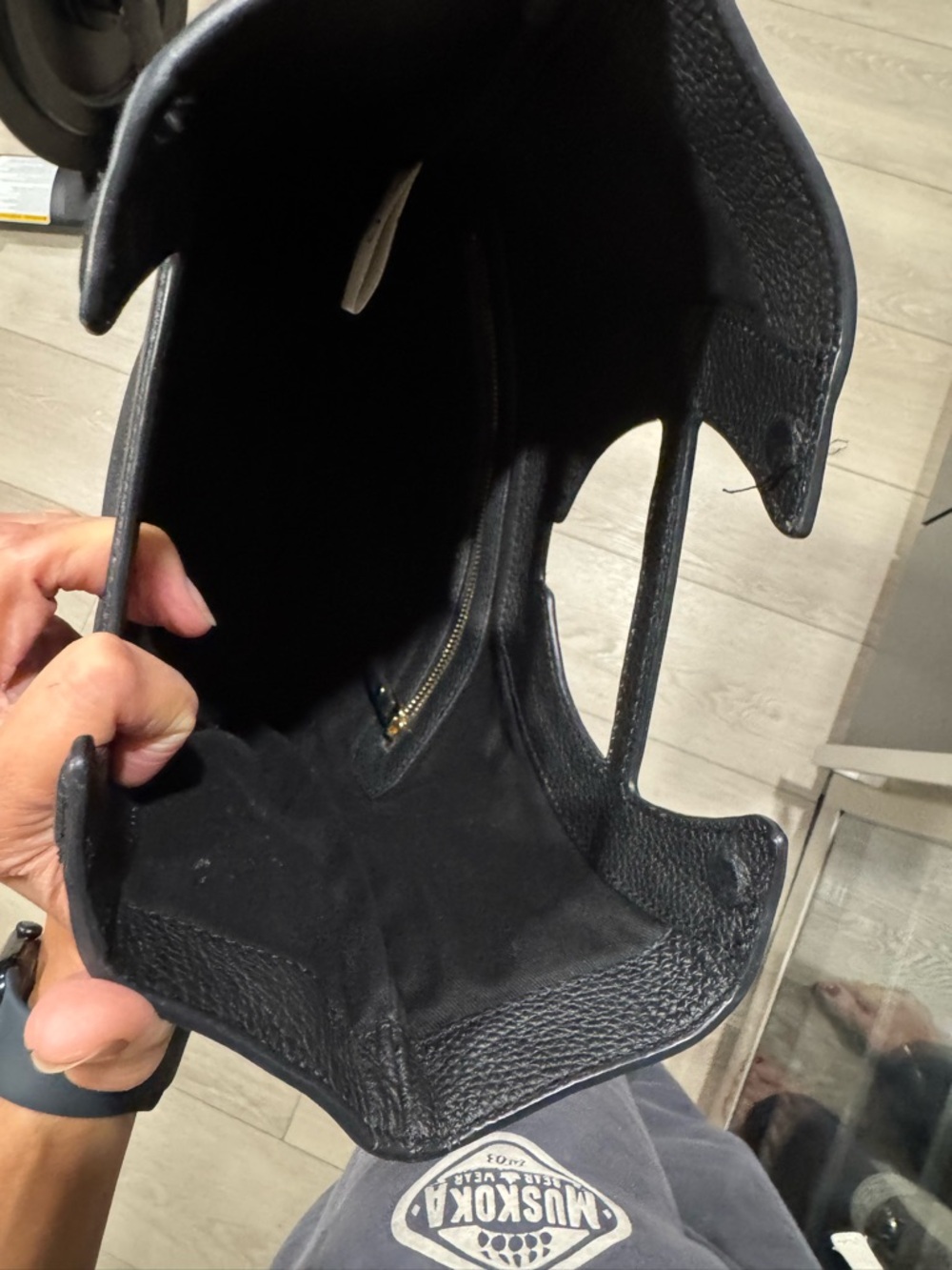 Etienne Aigner Black Leather Clutch - Picture 7 of 7